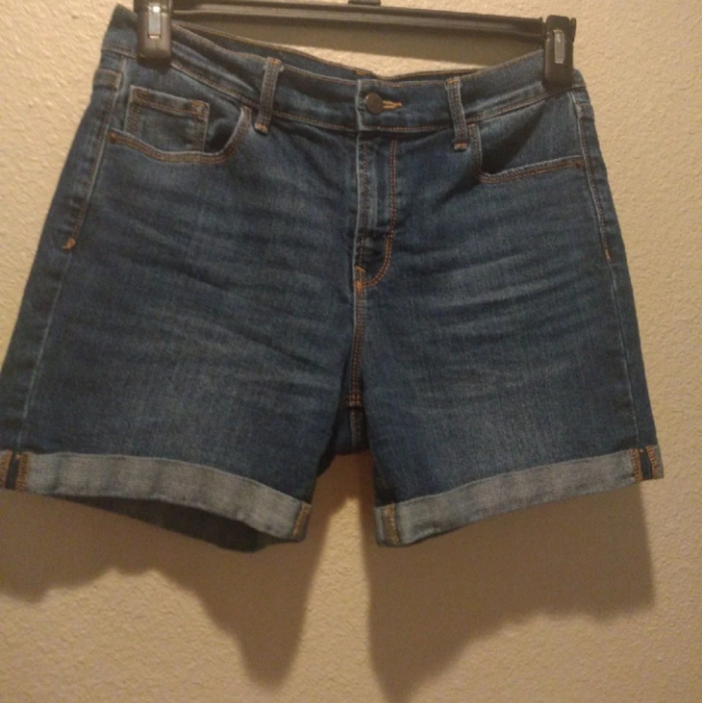 Old Navy Denim cuffed shorts size 8